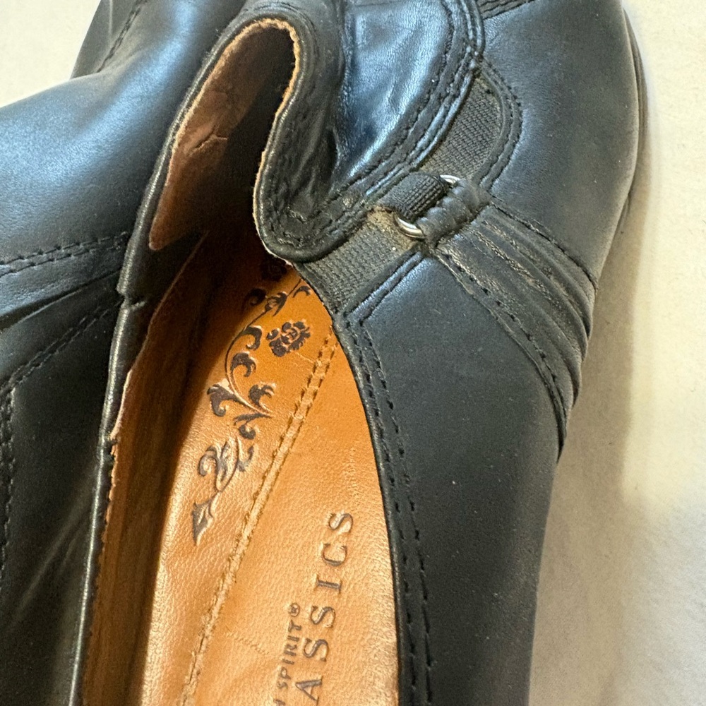 Classic Black Leather women’s Shoes - Picture 7 of 7